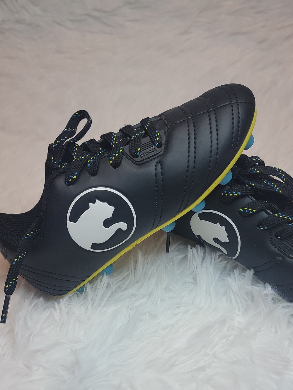 Puma ProCat Youth Kids Black Soccer Cleats. Size 12 - Picture 2 of 7